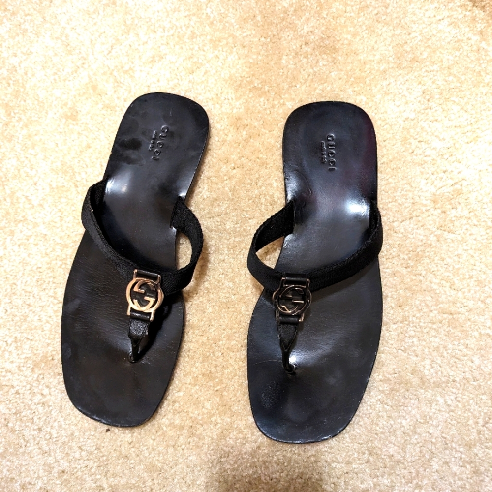 Gucci Black G-Logo T Strap Sandals